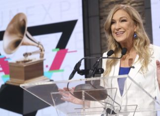 Cesan a la presidenta de la Academia de los Grammy por mala conducta, 10 días antes de los premios