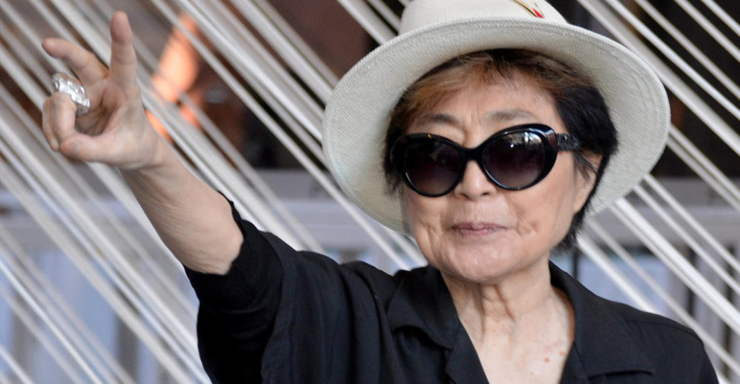 CRITICARTE: Cómo llamarse Yoko Ono y pensar que todos los demás son - La Culpa De Todo La Tiene Yoko Ono